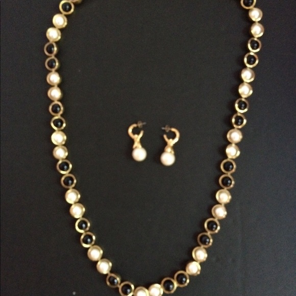 Necklace w/interchangeable Earrings. - Picture 7 of 7